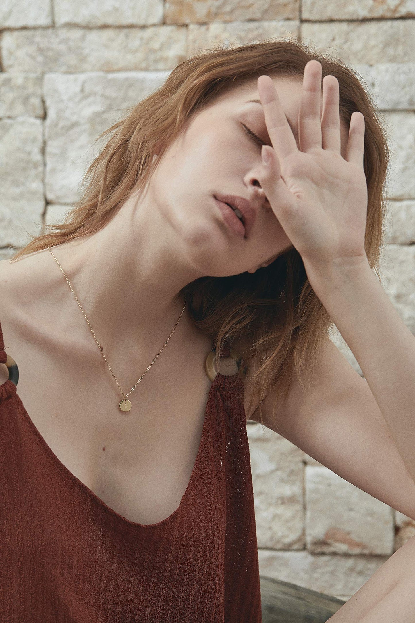 Valloey Rover Initial Necklaces for Women 14K Rose Gold Plated Dainty Letter Necklce Round Coin Pendant Double Side Engraved Q N