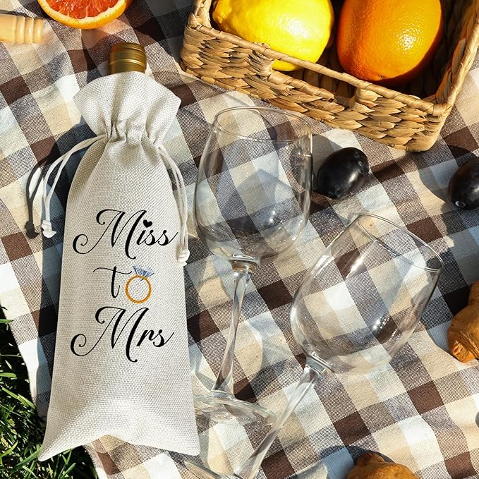 Mr And Mrs - Wine Canvas Bag, Wedding Wine Gift Bag, Wedding Gift for Bride Groom Gifts Wine Bags for Wine Bottles, Wine Gifts With Drawstring Wedding Engagement Bridal Shower Party Decoration -WB18