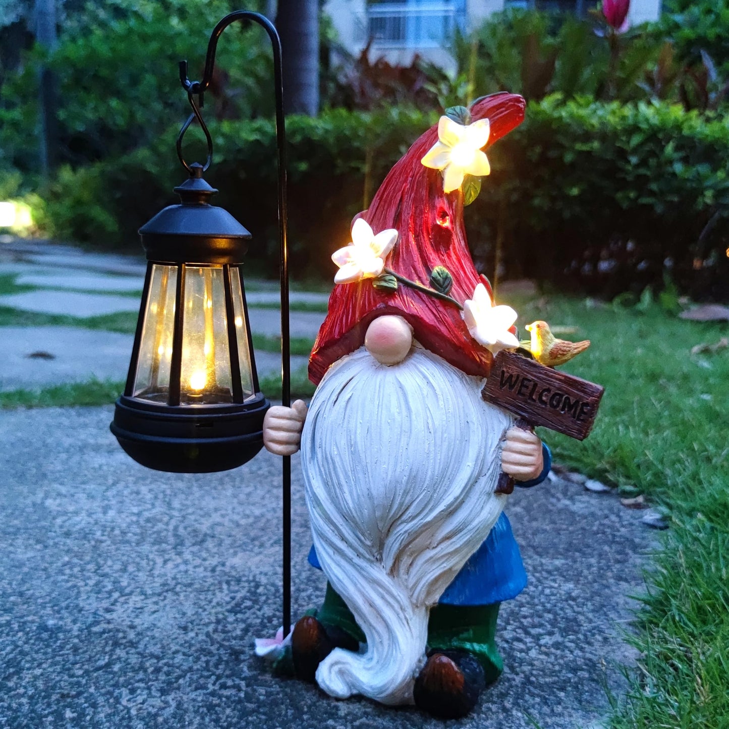 RCTTICUU Solar Garden Gnomes Statue with Succulent and LED Lights - Solar Lantern Gnomes Decorations for Yard Outdoor gnome Deco