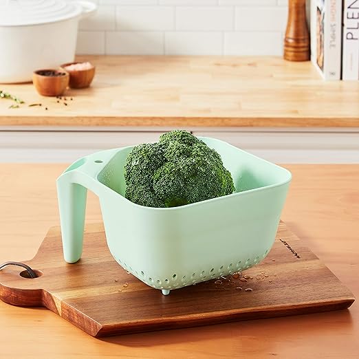 Tovolo Tovolo 3 Quart Colander BPA Free Food Safe Plastic Strainer with Handle Heavy Duty Heat Resistant Pasta and Veggies Kitchen Drainer Steam Basket Dishwasher Safe, Mint