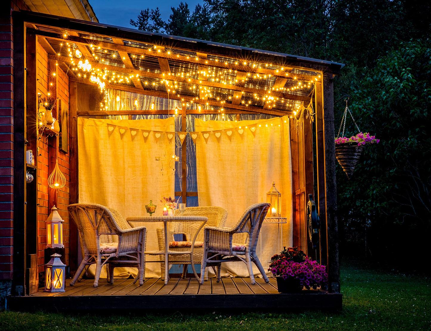 612 Vermont Christmas Lights, 100 Clear Lights on White Wire, UL Approved, 18ft Lighted Length, Indoor/Outdoor Use