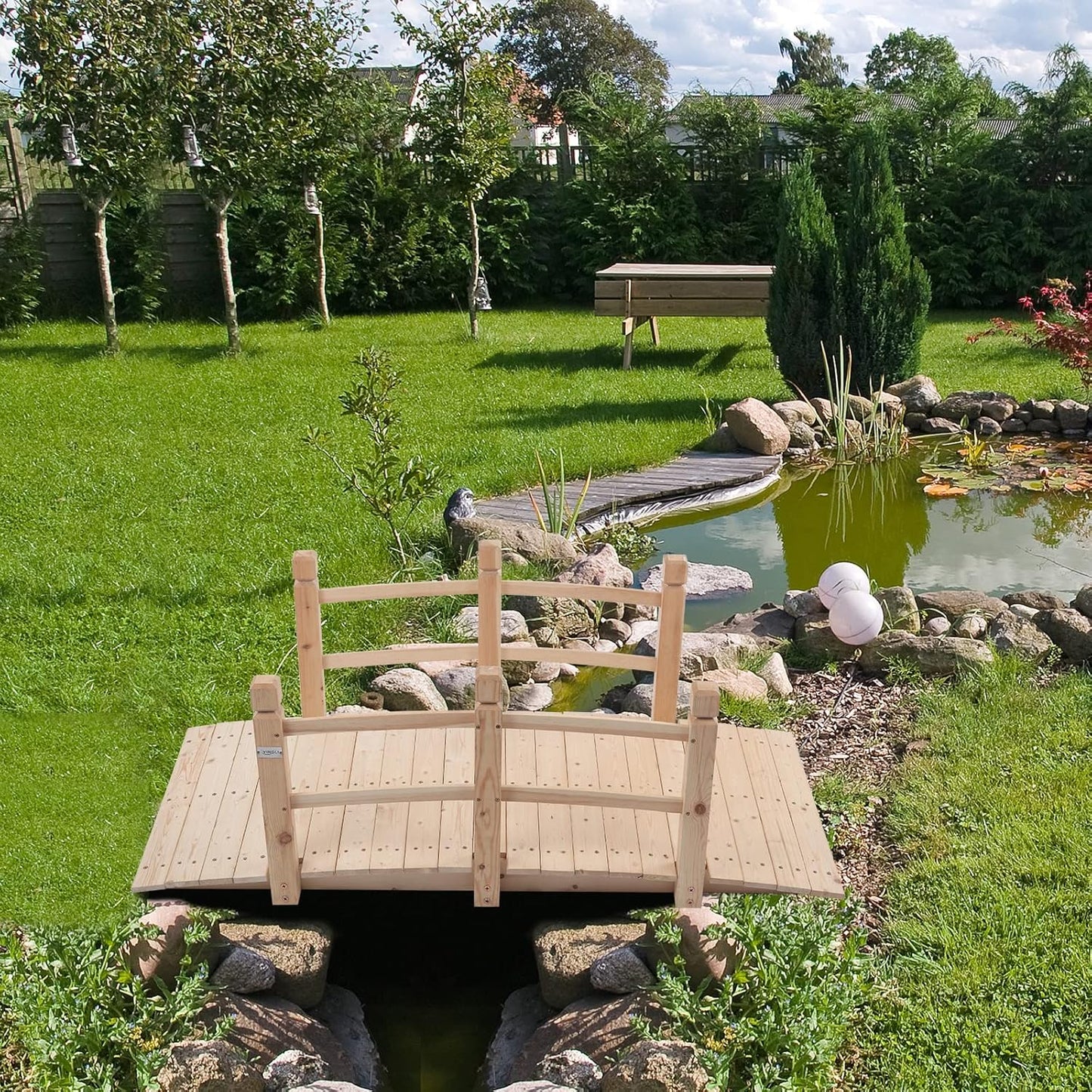 VINGLI 5 ft Garden Bridge, Classic Wooden Arch with Safety Rails Natural Finished Footbridge, Decorative Pond Landscaping, Backyard Creek or Farm