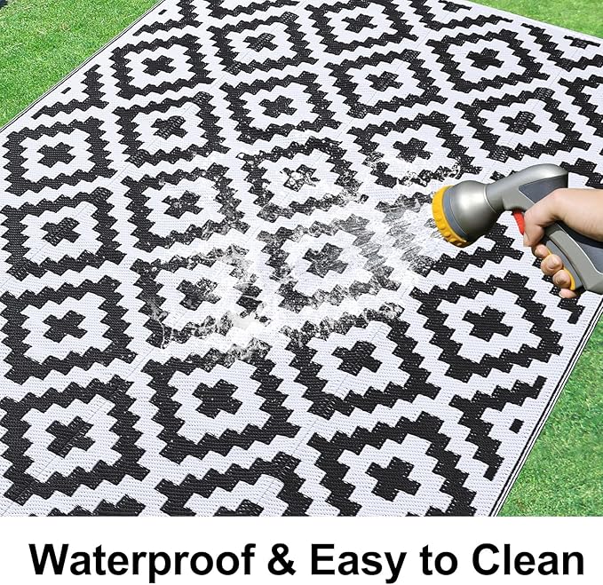 Smiry Waterproof Outdoor Rug 5x8 ft, Reversible Plastic Straw Patio Camping Rugs, Outdoor Indoor RV Mat Carpet for Patio, Outside Entry, Backyard, Deck, Bench, Picnic, Camper, Black & White