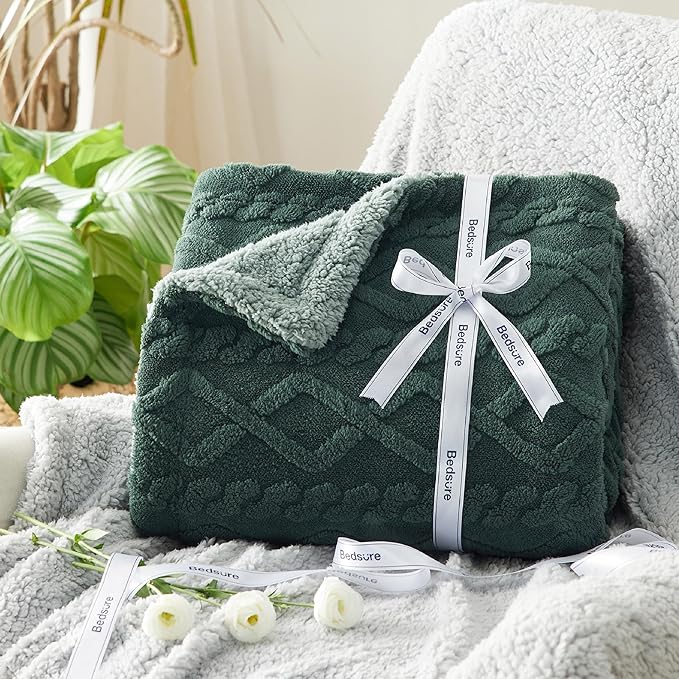 Bedsure Sherpa Fleece Blanket Twin Size for Bed - GentleSoft Fluffy & Cozy Cable Jacquard Tufted for Women Gift, Thick and Warm Blankets for Winter, Dark Green, 60x80 Inches