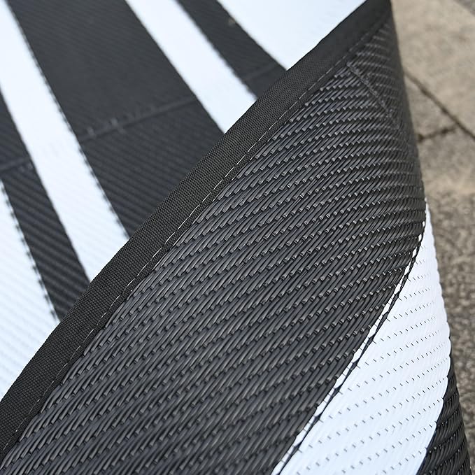 RURALITY Outdoor Rugs 5x8 Waterproof for Patios Clearance,Plastic Straw Mats for Backyard,Porch,Deck,Balcony,Reversible,Black and White