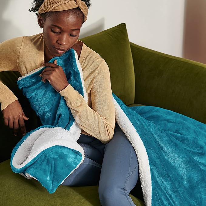 Bedsure Sherpa Fleece Blankets Queen Size for Bed - Thick and Warm, Soft Fuzzy Plush Queen Blanket for Winter, Teal, 90x90 Inches