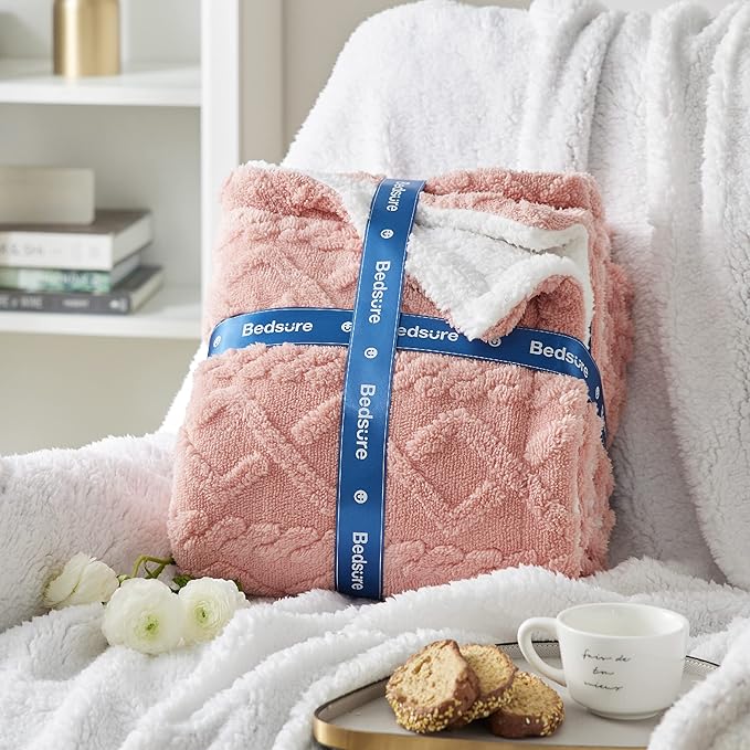 Bedsure Sherpa Queen Size Blanket for Bed - GentleSoft Fleece Fluffy & Cozy Cable Jacquard Tufted for Women Gift, Thick and Warm Blankets for Winter, Pink, 90x90 Inches