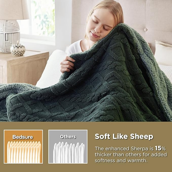 Bedsure Sherpa King Size Blanket for Bed- GentleSoft Fleece Fluffy & Cozy Cable Jacquard Tufted for Women Gift, Thick and Warm Blankets for Winter, Dark Green, 108x90 Inches
