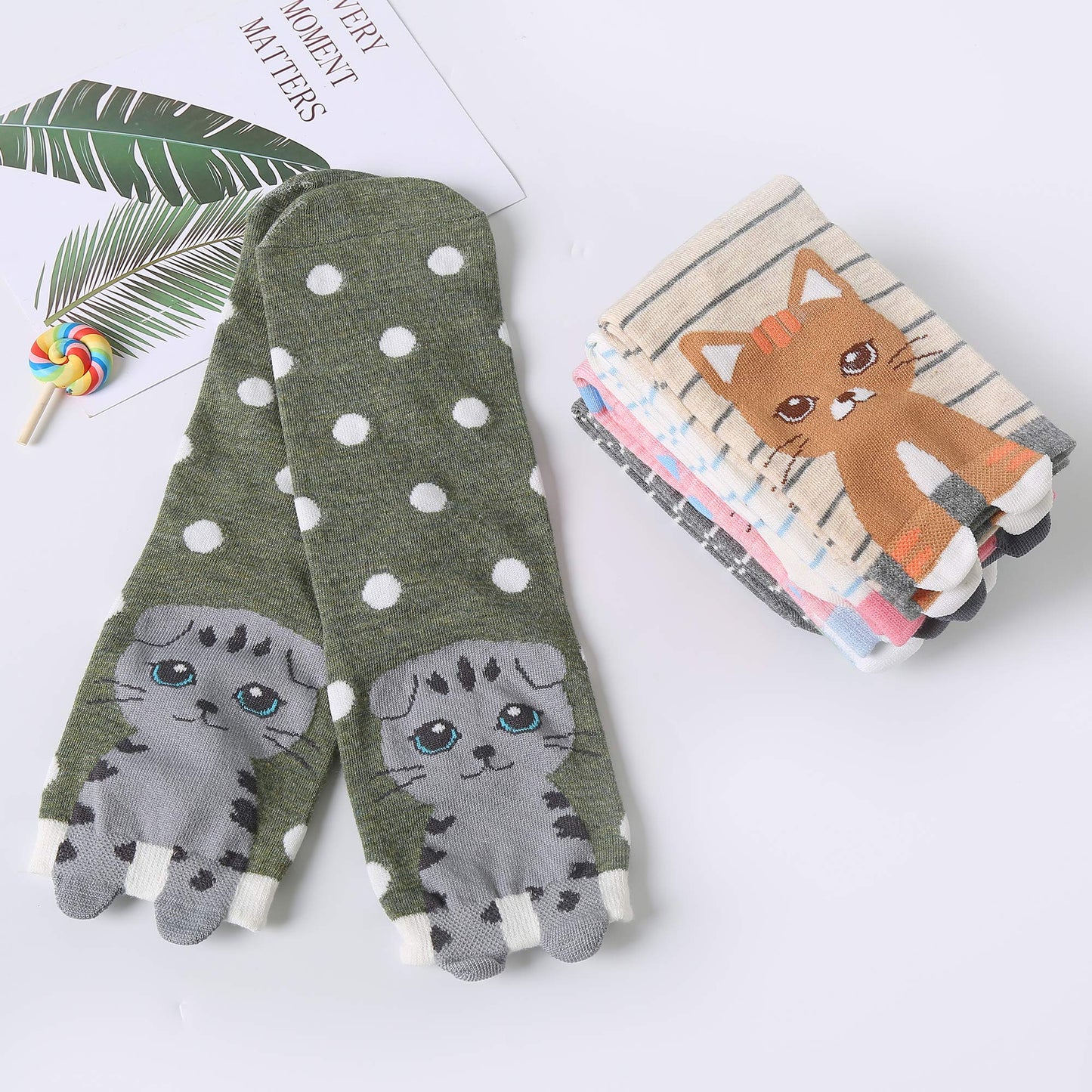 Tosewever 5 Pairs Womens Cute Animal Casual Socks for Girls, Funny Cozy Lovely Cat Dogs Anime Cotton Novelty Crew Sock for Women Gifts (Dot Striped Cats)