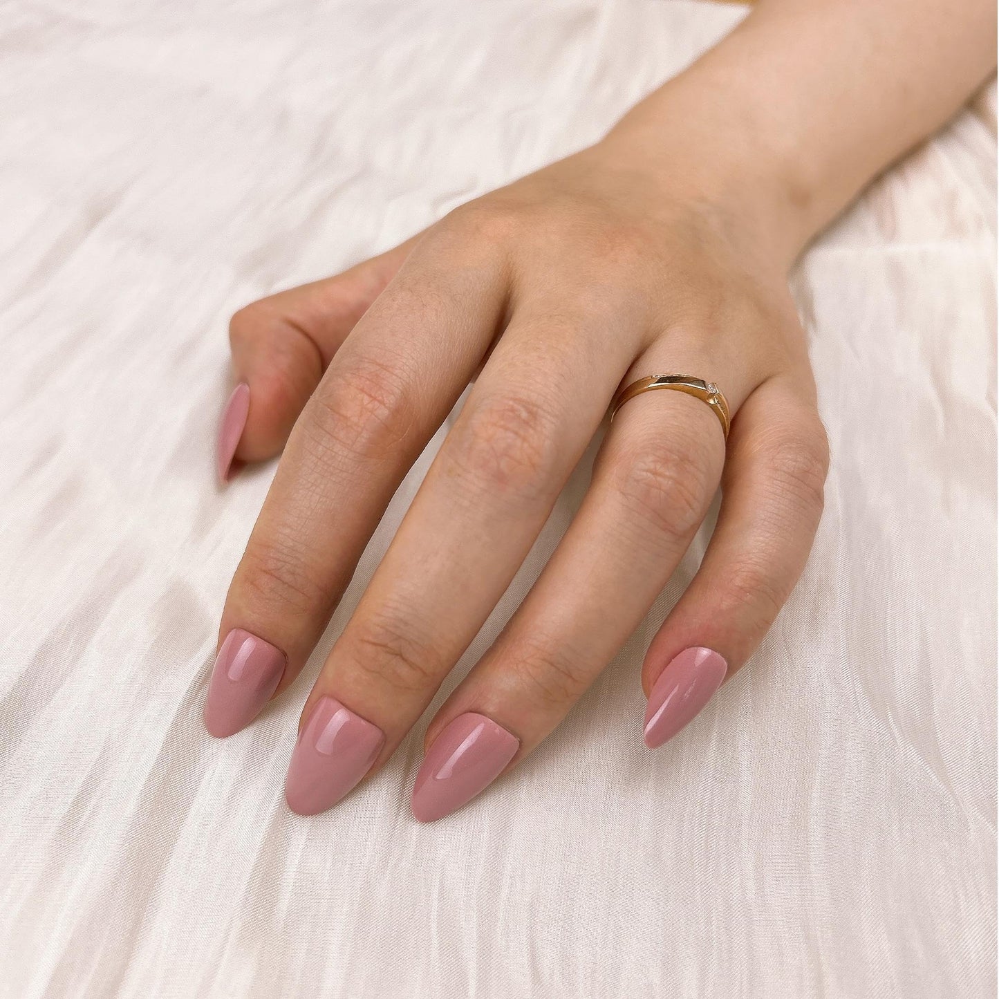 MRSCOL Press on Nails-Purple Red,Oval Press on Nails,Short Reusable 32pcs Nail Kit with Glue
