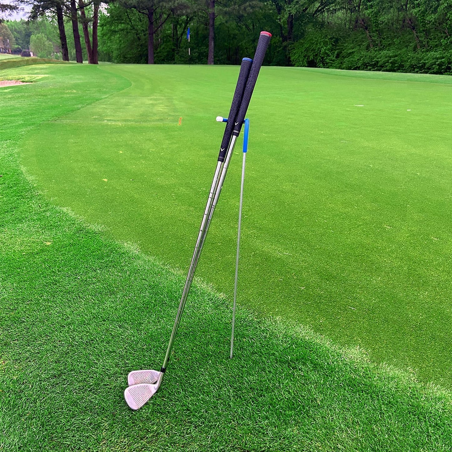 V-Shaped Golf Club Stand Keeps Your Clubs Clean, Dry & Visible, V-Stick Club Stand Made of Highly Durable Stainless Steel - Easy to Carry Golf Club Holder