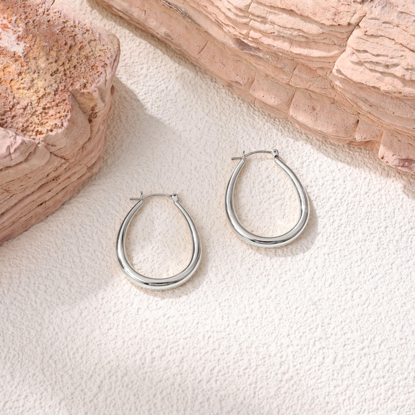 Gacimy Silver Chunky Hoop Earrings for Women, 14K White Gold Plated Oval Hoop Medium Silver Earrings with 925 Sterling Silver Po