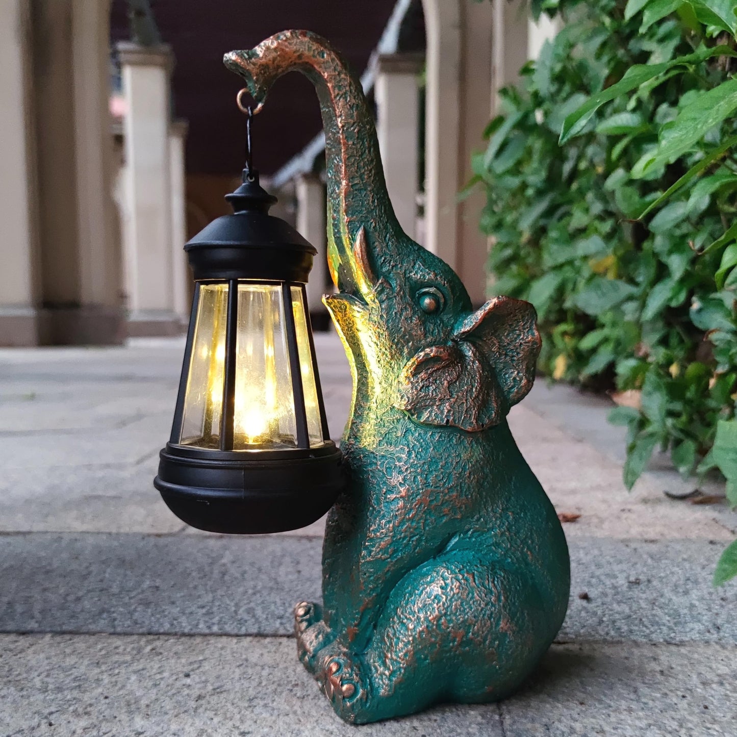 RCTTICUU Elephant Garden Statue Outdoor D  cor with Solar Lights Lantern,Elephant Solar Light Figurines Outside Decorations for