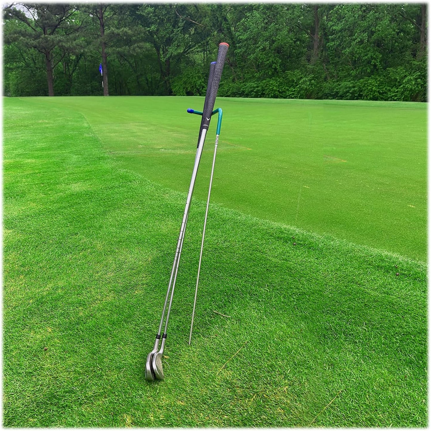 V-Shaped Golf Club Stand Keeps Your Clubs Clean, Dry & Visible, V-Stick Club Stand Made of Highly Durable Stainless Steel - Easy to Carry Golf Club Holder