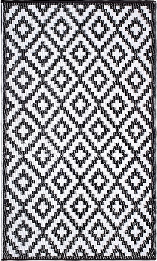 FH Home Outdoor Rug - Waterproof, Fade Resistant, Reversible - Premium Recycled Plastic - Geometric - Large Patio, Deck, Sunroom, Camping, RV - Aztec - Black & White Crease Free - 6 x 9 ft