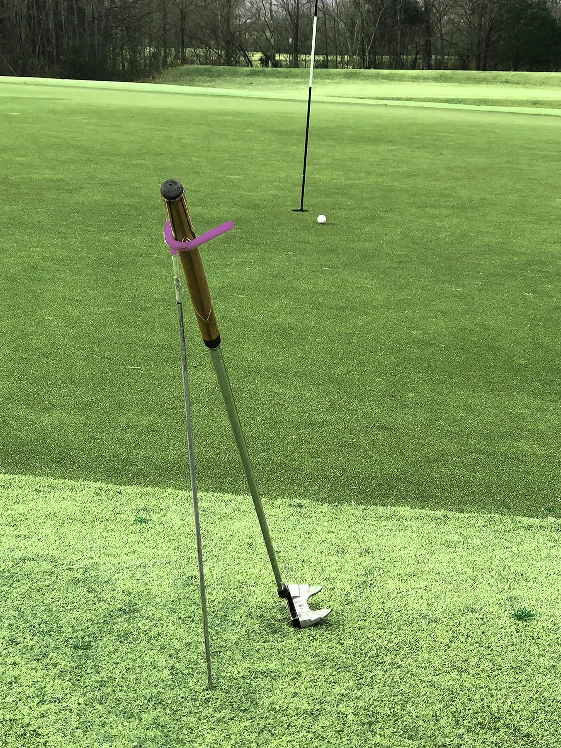 V-Shaped Golf Club Stand Keeps Your Clubs Clean, Dry & Visible, V-Stick Club Stand Made of Highly Durable Stainless Steel - Easy to Carry Golf Club Holder