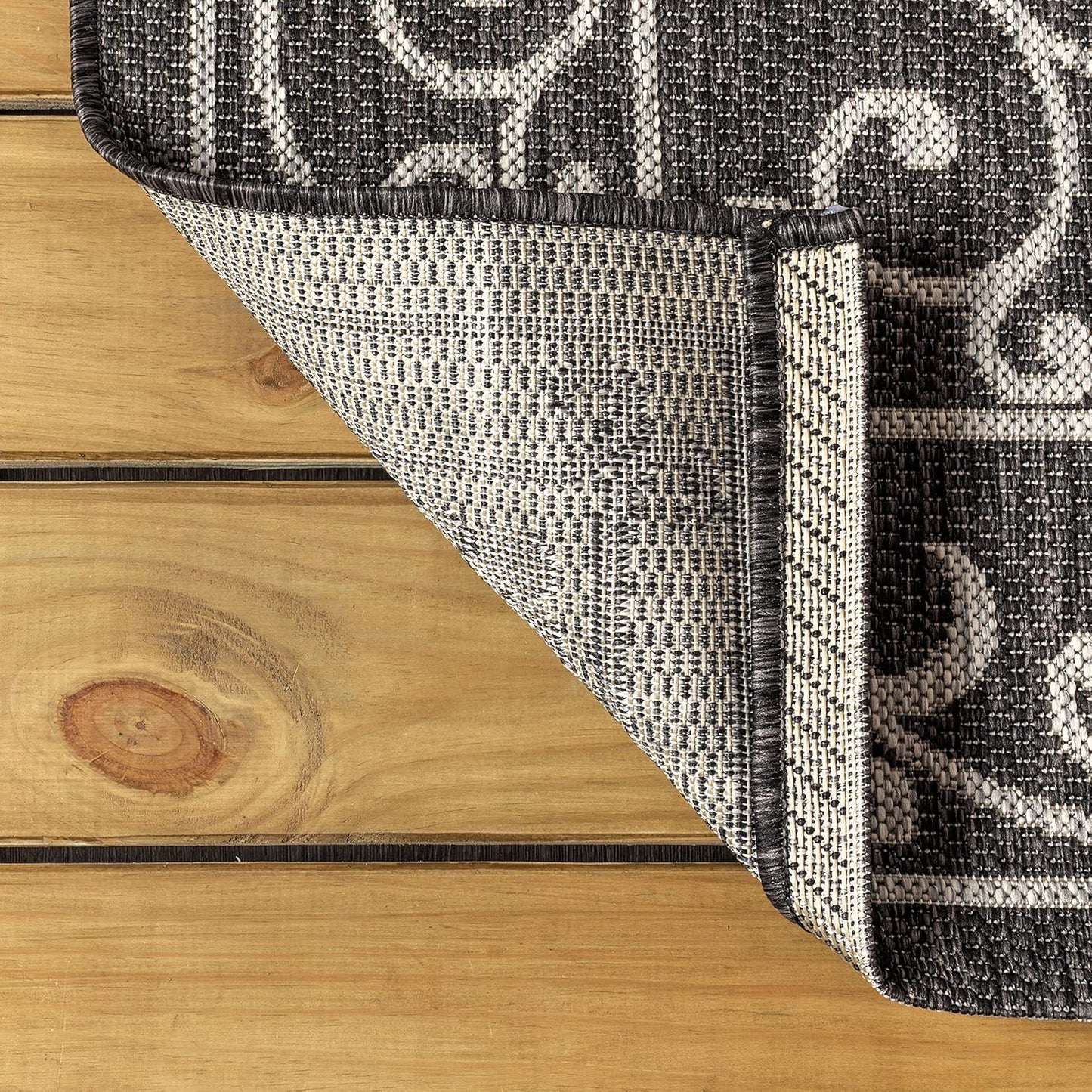 JONATHAN Y Vintage Filigree Indoor Outdoor Area Rug 3X5 Black/Gray, Charleston Textured Weave for Backyard, Patio, Porch, Easy-Cleaning, High Traffic, Pet-Friendly, Non-Shedding (SMB106G-3)