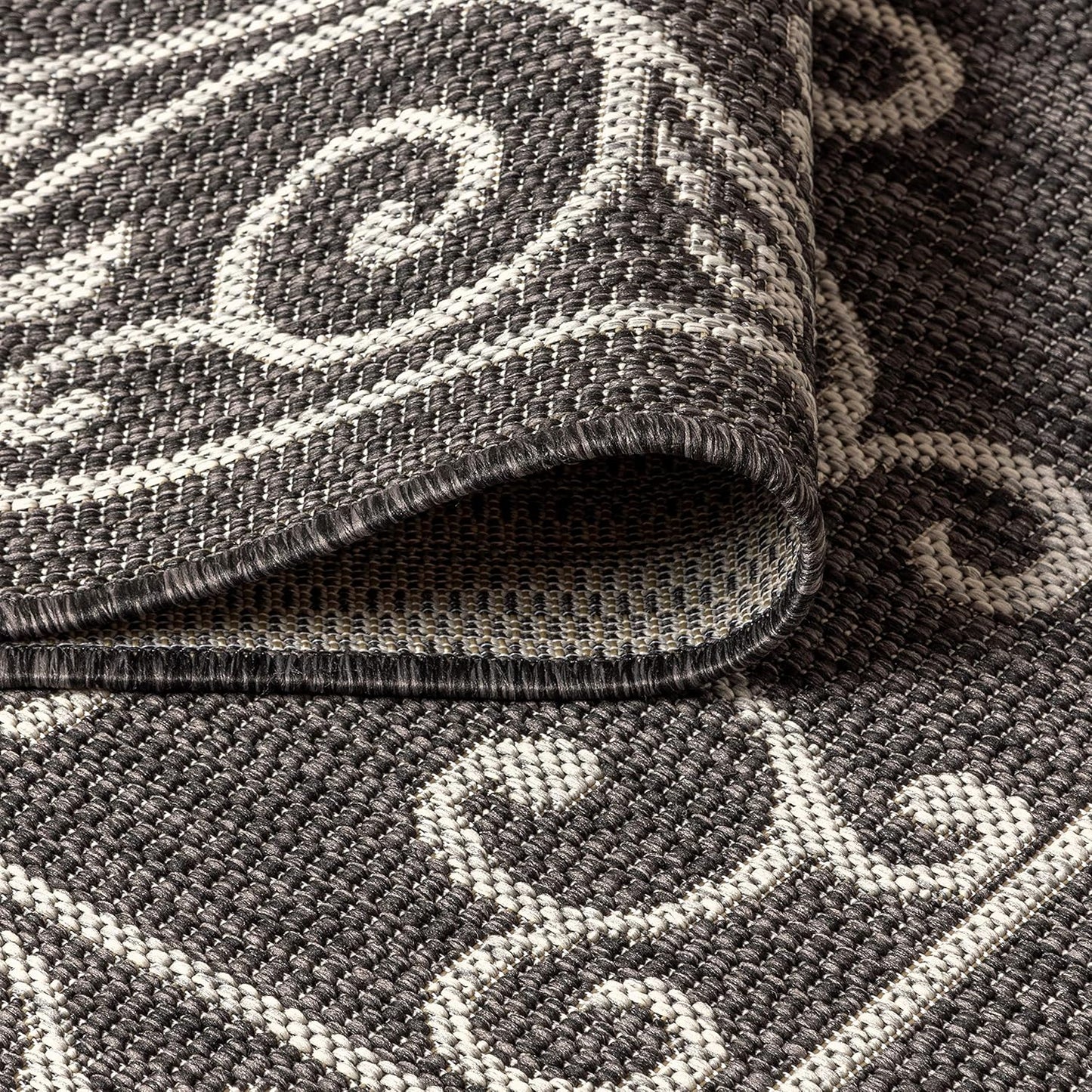 JONATHAN Y Vintage Filigree Indoor Outdoor Square Area Rug 9X9 Black/Gray, Charleston Textured Weave for Backyard, Patio, Porch, Easy-Cleaning, High Traffic, Pet-Friendly, Non-Shedding (SMB106G-9SQ)